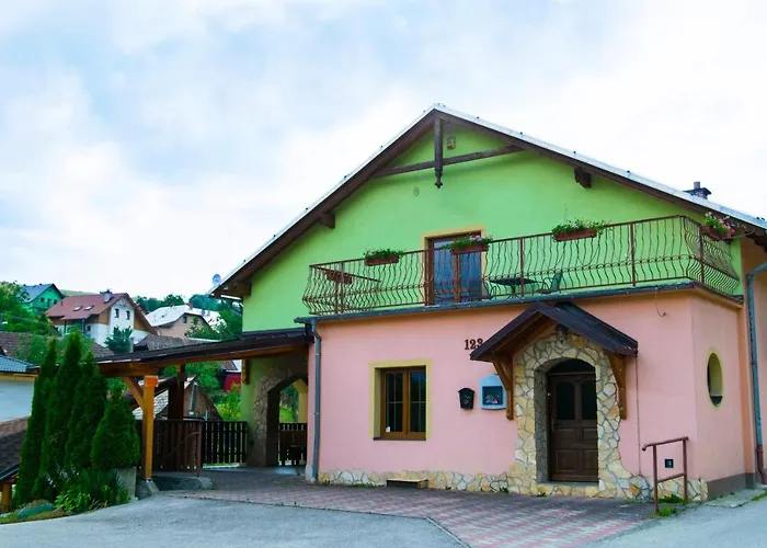 招待所 A Pizzeria U Sujana *